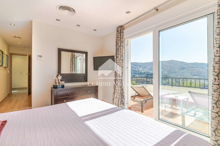 Image No.28-4 Bed Villa for sale