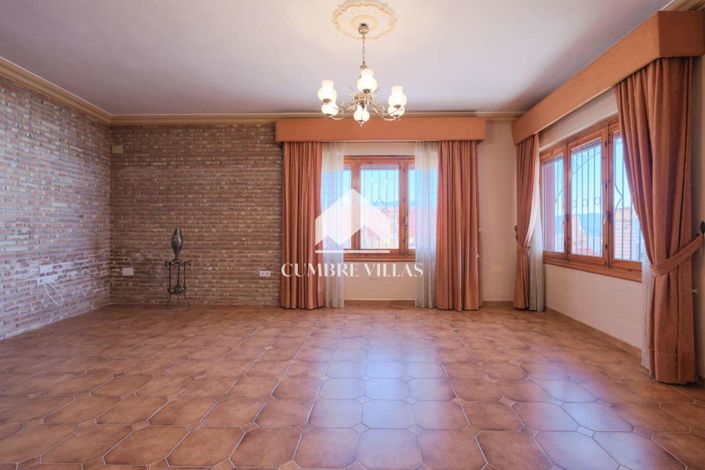 Image No.9-4 Bed Villa for sale