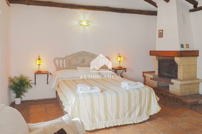 Image No.34-14 Bed Country House for sale