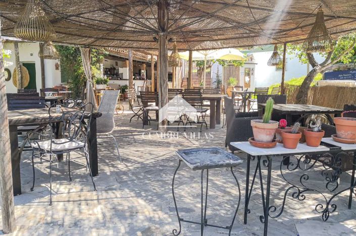 Image No.7-14 Bed Country House for sale