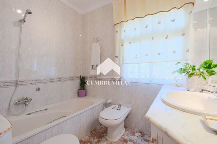 Image No.27-Maison de campagne de 3 chambres à vendre à Salobreña