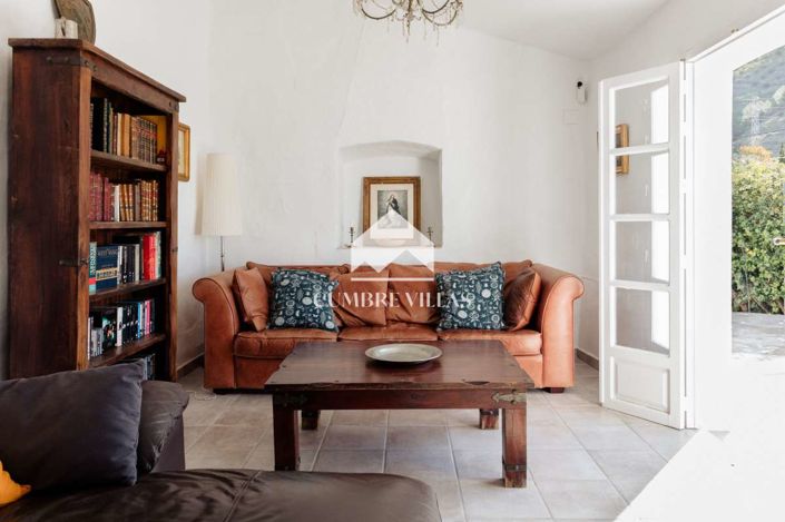 Image No.15-Maison de campagne de 8 chambres à vendre à La Herradura