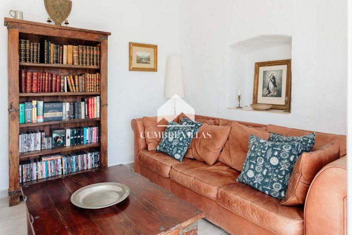 Image No.16-Maison de campagne de 8 chambres à vendre à La Herradura