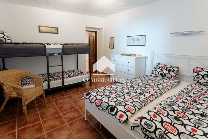 Image No.24-Maison de campagne de 8 chambres à vendre à La Herradura