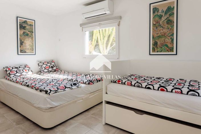 Image No.31-Maison de campagne de 8 chambres à vendre à La Herradura