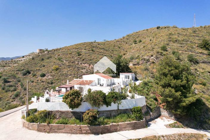 Image No.7-Maison de campagne de 8 chambres à vendre à La Herradura