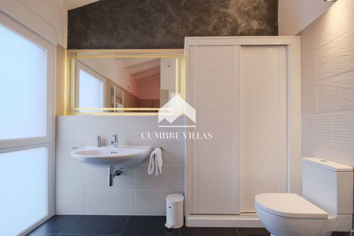 Image No.32-4 Bed Villa for sale