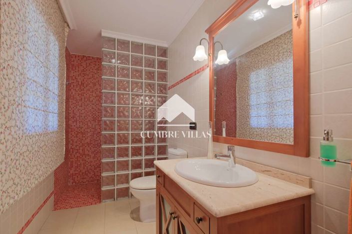 Image No.19-Maison de campagne de 5 chambres à vendre à Itrabo