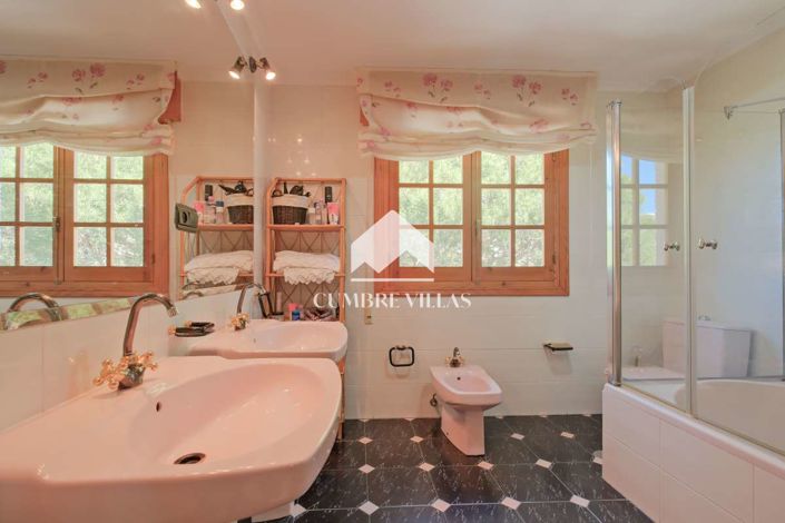 Image No.35-Maison de campagne de 5 chambres à vendre à Itrabo