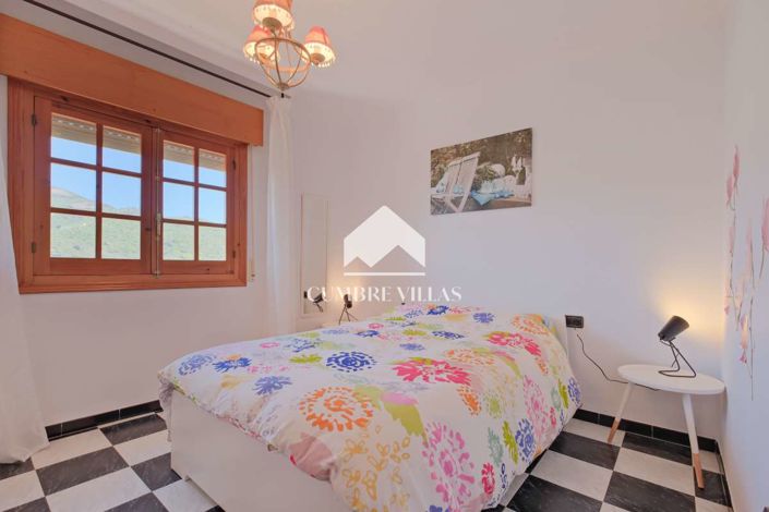 Image No.37-Maison de campagne de 5 chambres à vendre à Itrabo