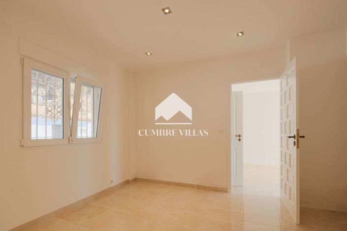 Image No.35-4 Bed Villa for sale