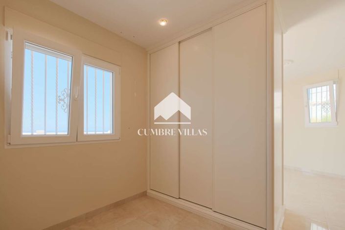 Image No.52-4 Bed Villa for sale