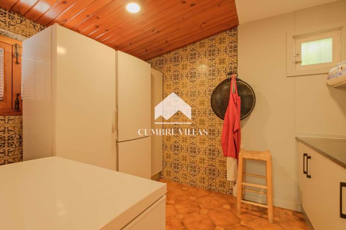 Image No.20-7 Bed Villa for sale