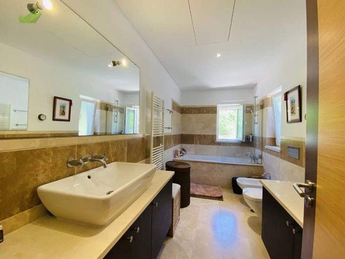 Image No.20-Villa de 5 chambres à vendre à Loule