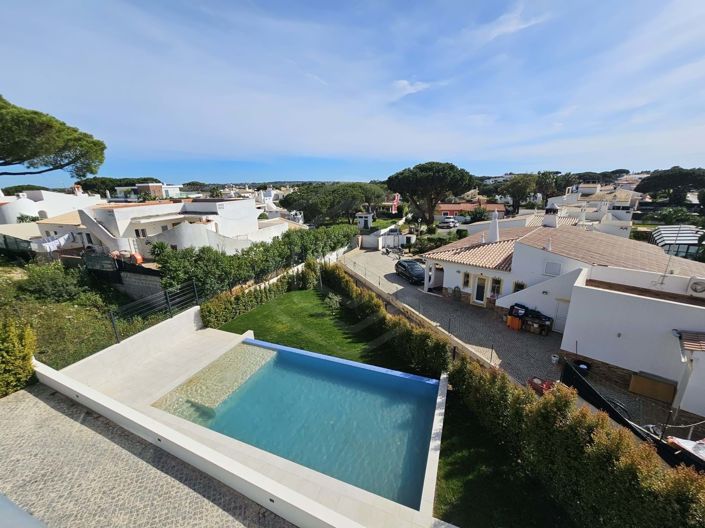 Image No.2-Villa de 4 chambres à vendre à Quarteira