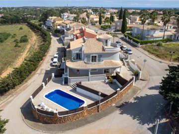 1654-629974-78d1f4f8b6655591b02d22fabb36a692d