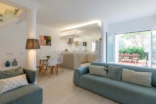 Image No.2-3 Bed Townhouse for sale