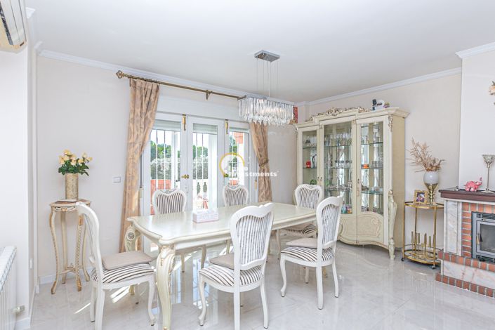 Image No.10-4 Bed Villa for sale