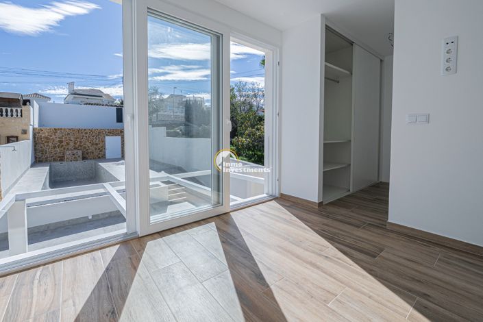 Image No.33-3 Bed Villa for sale