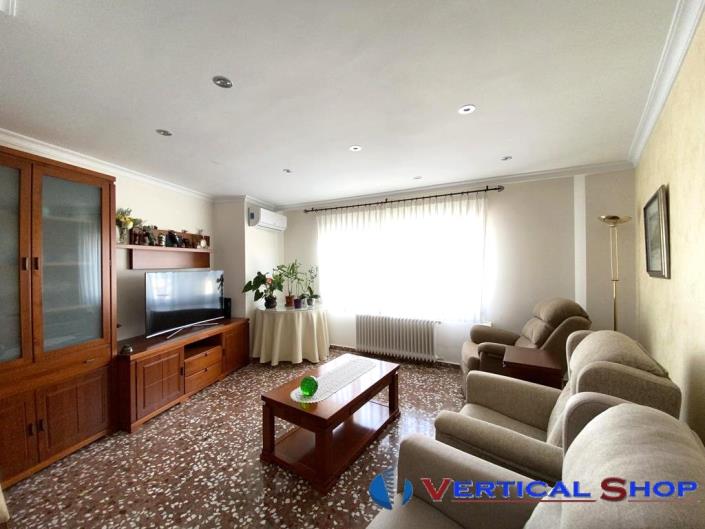 Image No.4-8 Bed Townhouse for sale