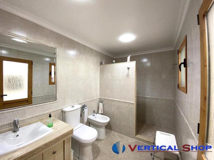 Image No.7-8 Bed Townhouse for sale