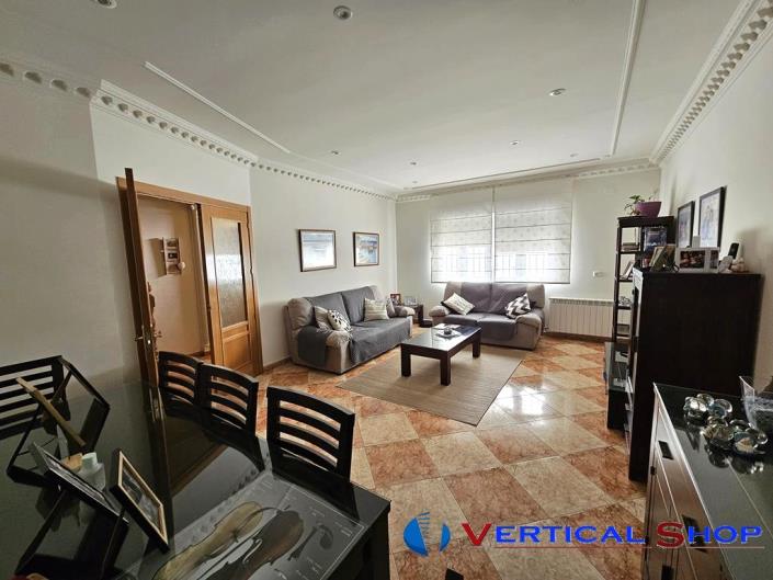 Image No.4-4 Bed Townhouse for sale