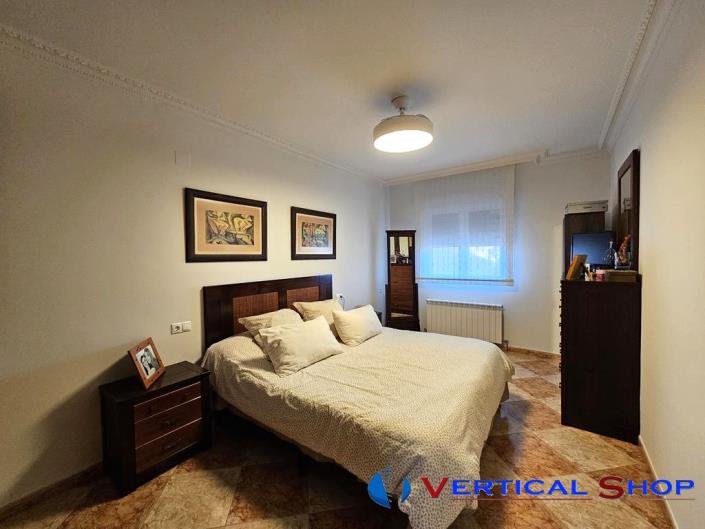 Image No.13-4 Bed Townhouse for sale