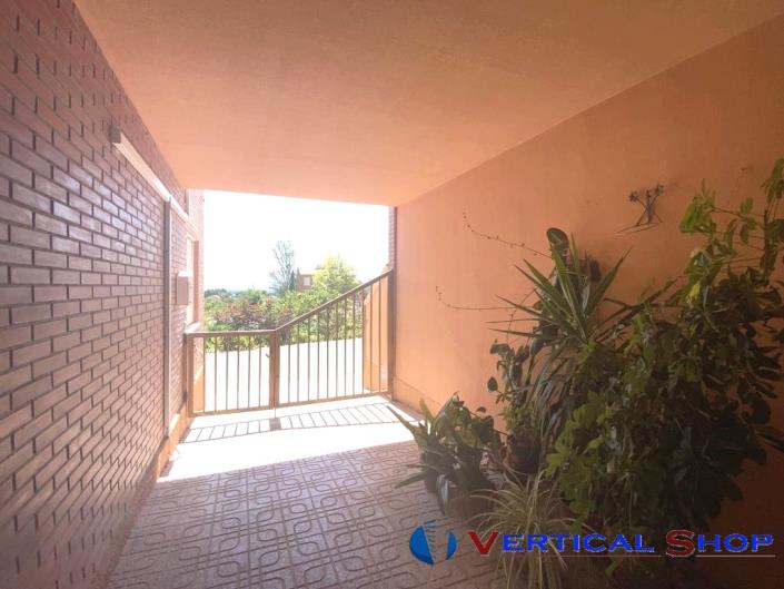 Image No.17-4 Bed Townhouse for sale