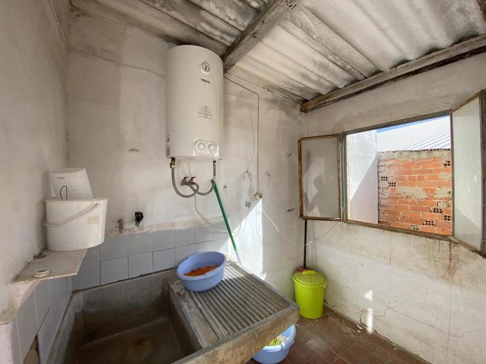 Image No.25-6 Bed Townhouse for sale