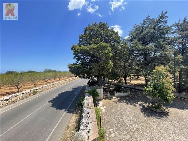 Image No.39-Propriété de pays de 3 chambres à vendre à Martina Franca