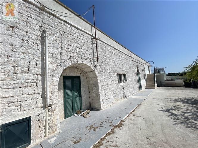 Image No.10-Ferme de 4 chambres à vendre à Cisternino