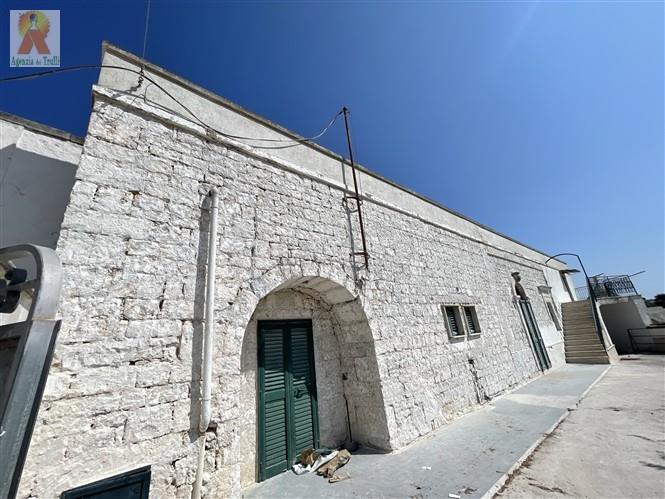 Image No.2-Ferme de 4 chambres à vendre à Cisternino