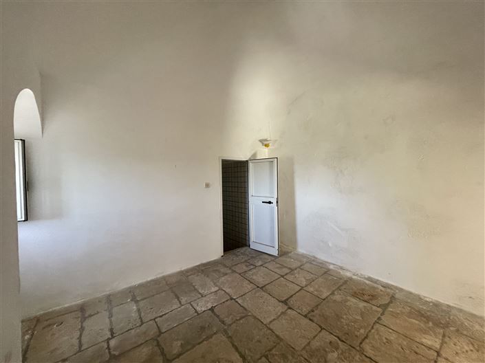 Image No.29-2 Bed Townhouse for sale