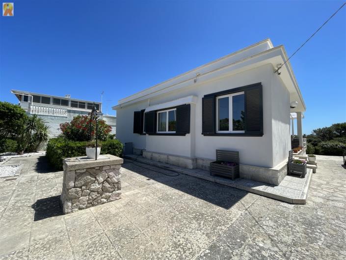 Image No.5-2 Bed Villa / Detached for sale