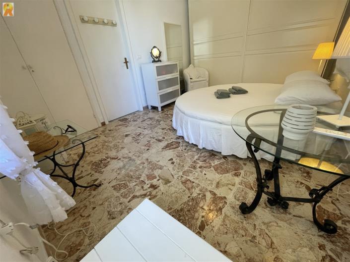 Image No.34-2 Bed Villa / Detached for sale