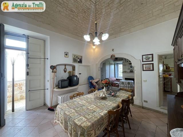 Image No.20-Ferme de 4 chambres à vendre à Martina Franca