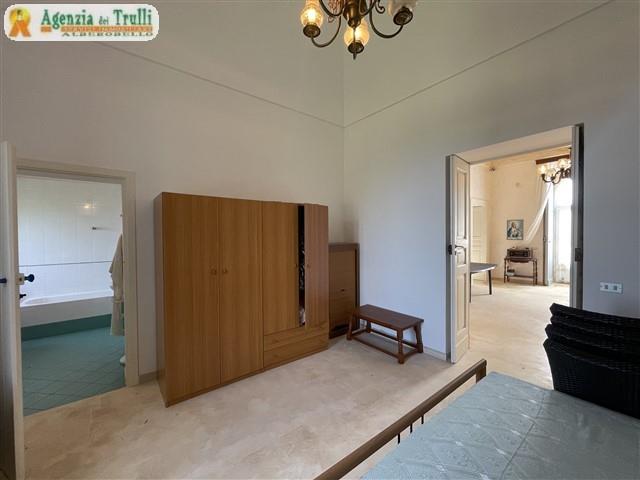 Image No.48-Ferme de 4 chambres à vendre à Martina Franca