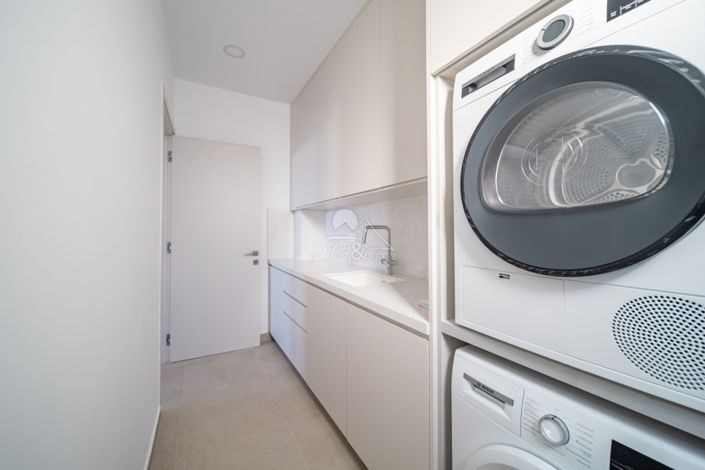 Image No.19-3 Bed Villa for sale