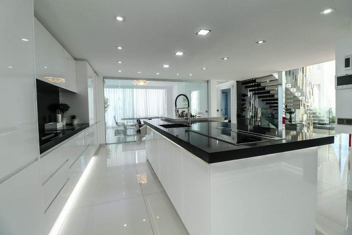 Image No.14-7 Bed Villa for sale