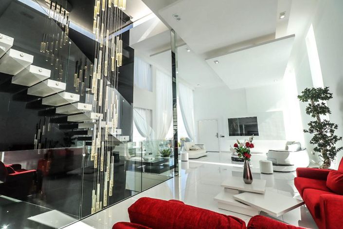 Image No.5-7 Bed Villa for sale