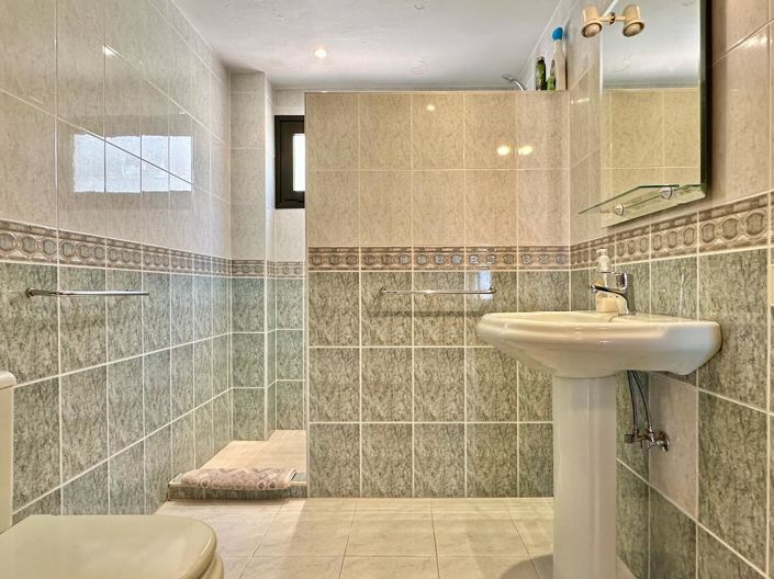 Image No.23-2 Bed Apartment for sale