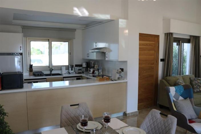 Image No.8-2 Bed Bungalow for sale