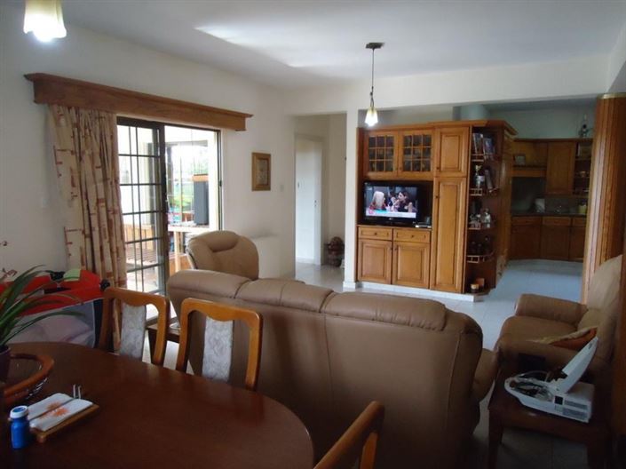 Image No.3-Maison de 5 chambres à vendre à Yeroskipou