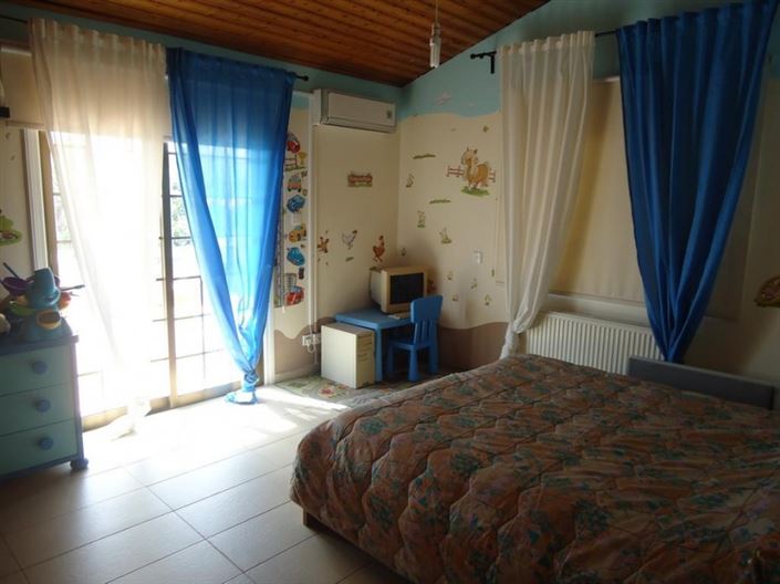 Image No.8-Maison de 5 chambres à vendre à Yeroskipou