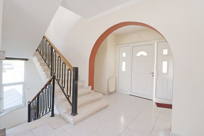 Image No.6-3 Bed Villa for sale