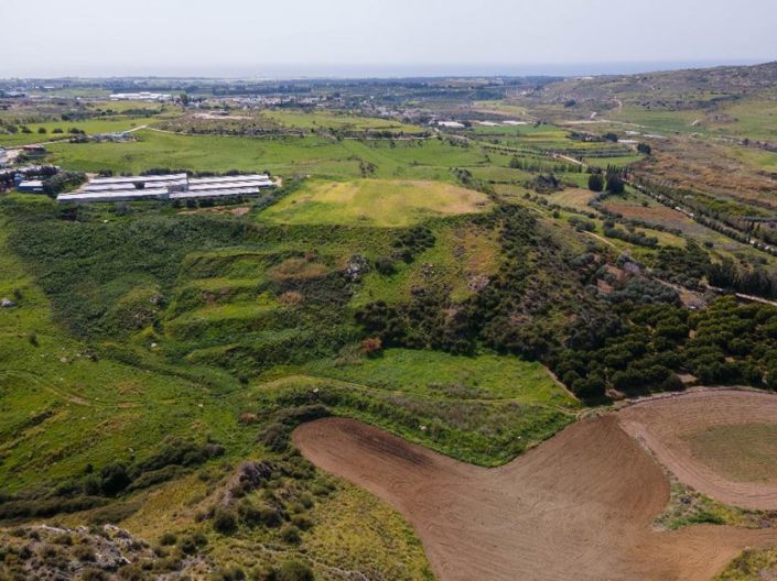 Image No.2-Terre à vendre à Agia Varvara 