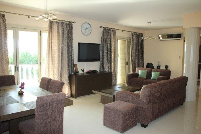 Image No.7-Villa de 4 chambres à vendre à Neon Chorion