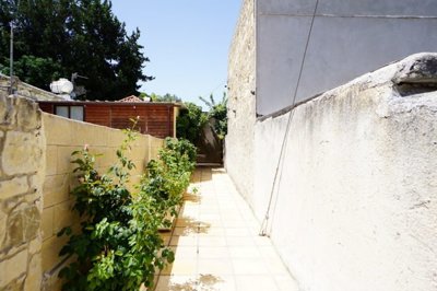 Bungalow For Sale  in  Kelokedara