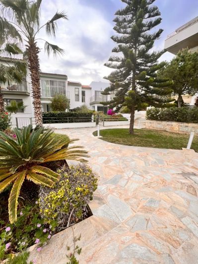 Image No.2-Appartement de 2 chambres à vendre à Kato Paphos