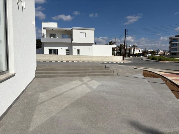 Image No.3-Commercial à vendre à Kato Paphos